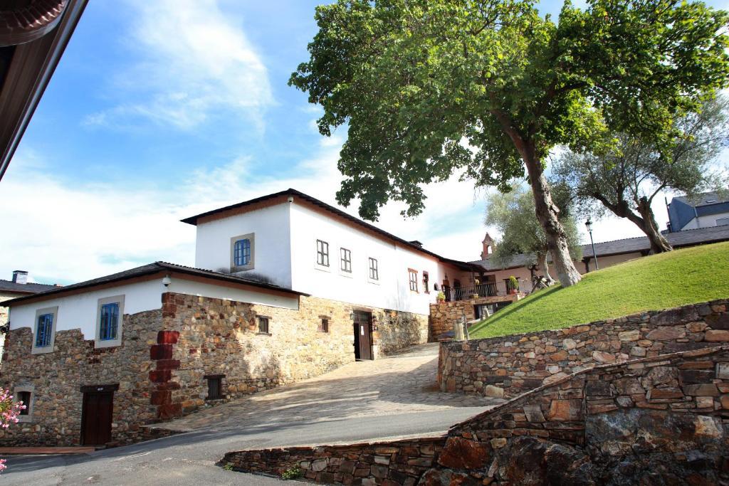 Hotel Monumento Pazo Do Castro O Barco de Valdeorras Exterior photo