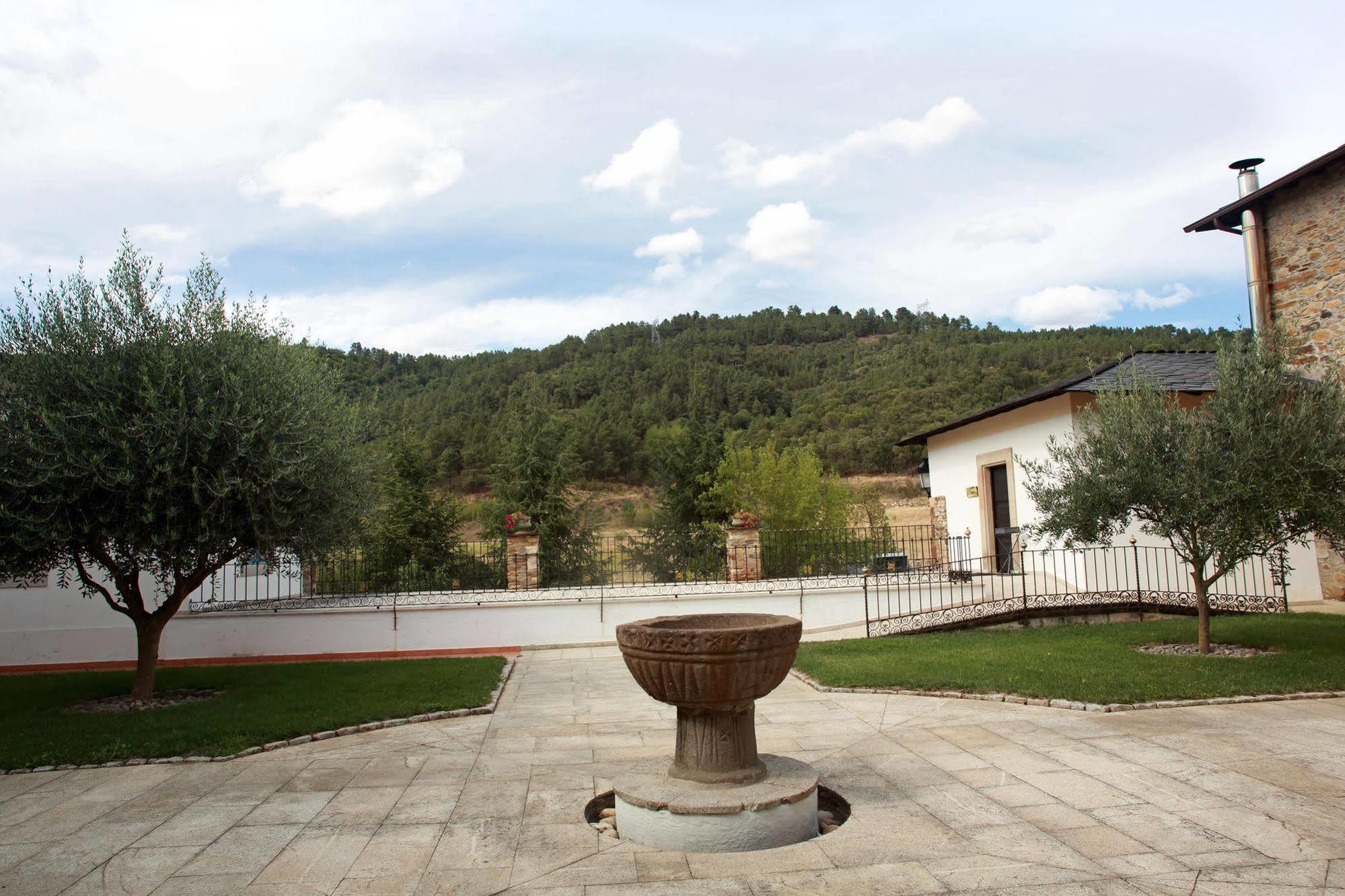 Hotel Monumento Pazo Do Castro O Barco de Valdeorras Exterior photo